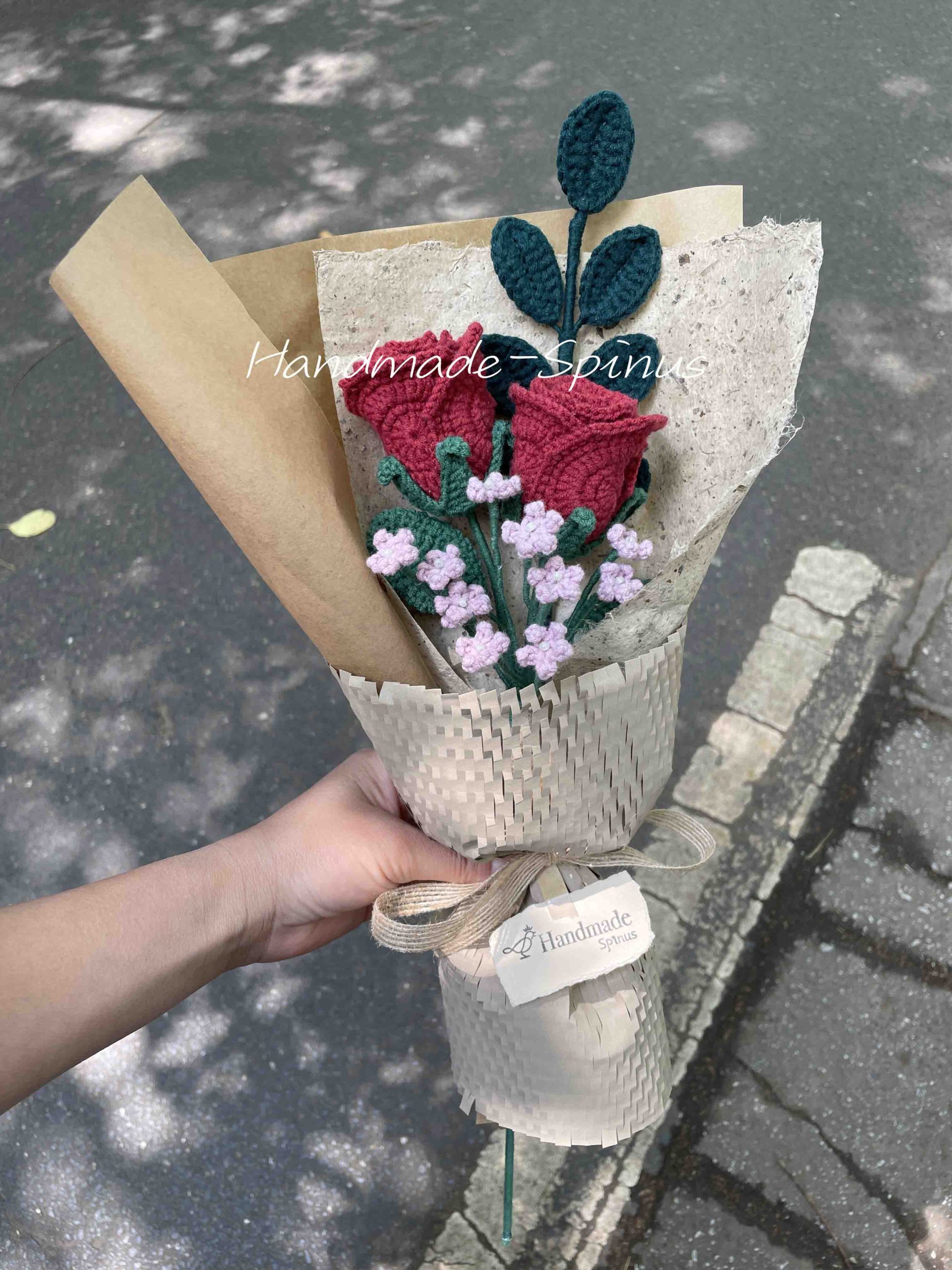 Red Rose Crochet Knit Bouquet - Forbidden City | Handicraft