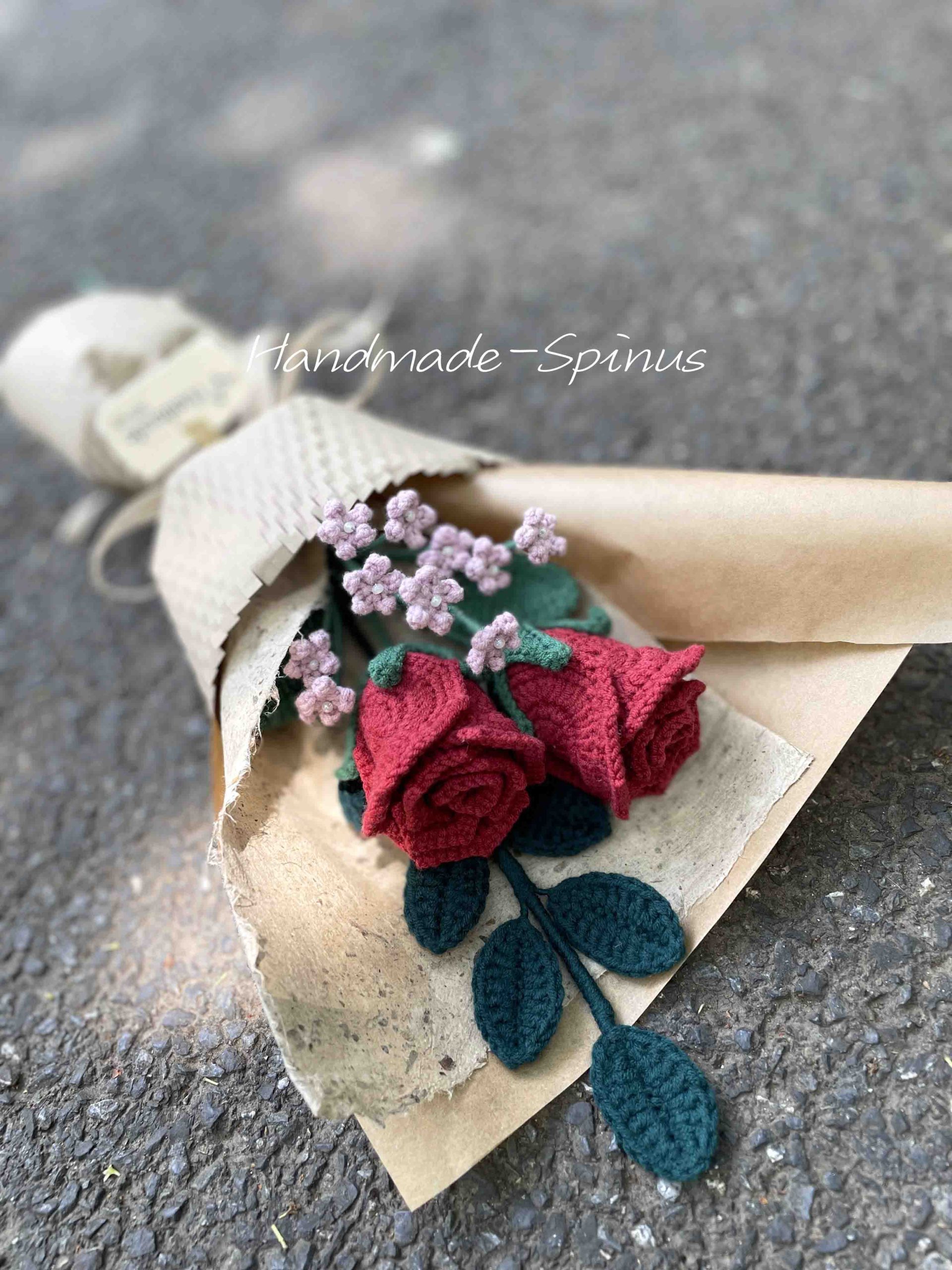 Red Rose Crochet Knit Bouquet - Forbidden City | Handicraft