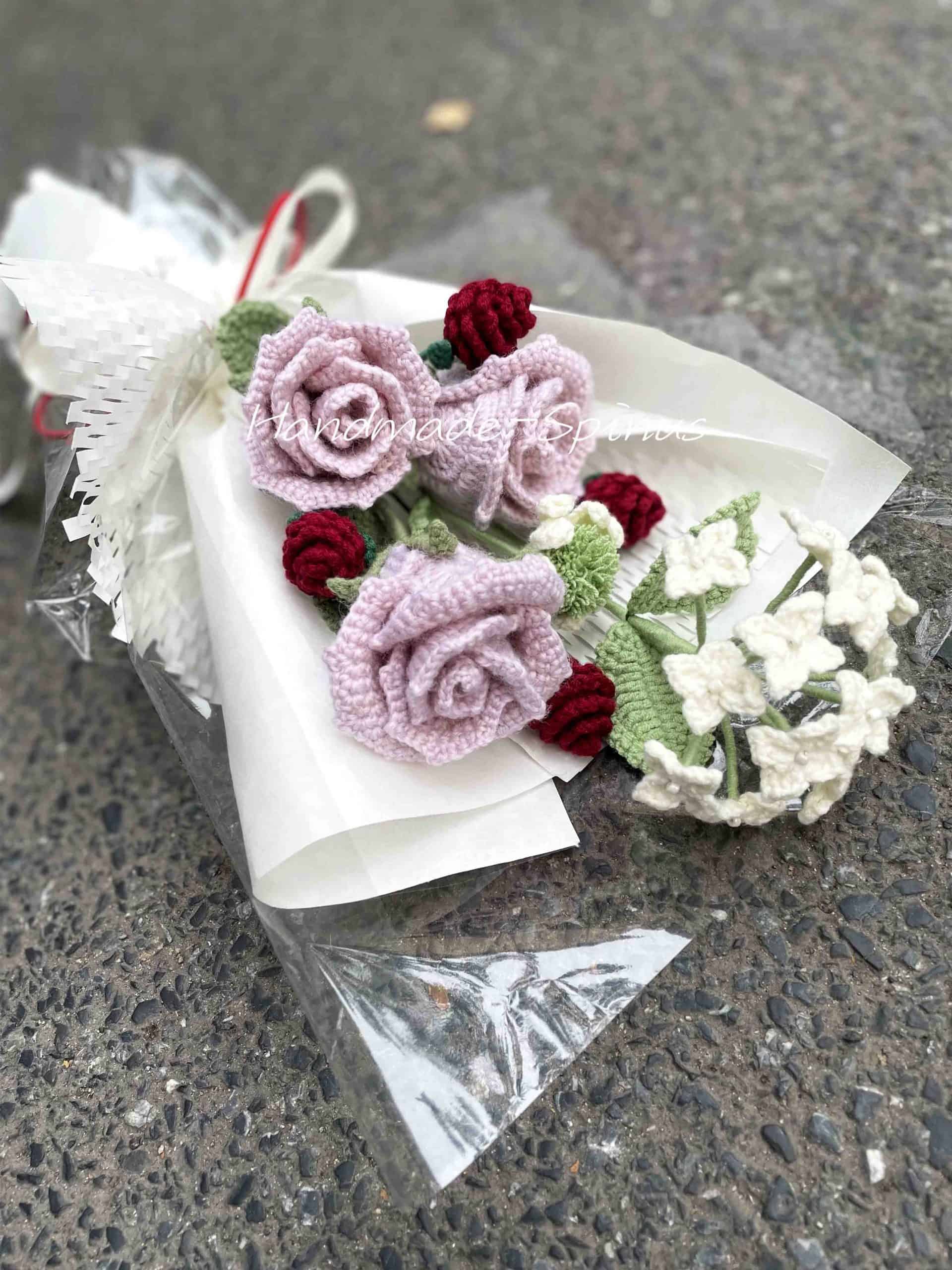 Pink Rose Thousand Day Red Crochet Knit Bouquet | Handmade-Spinus 