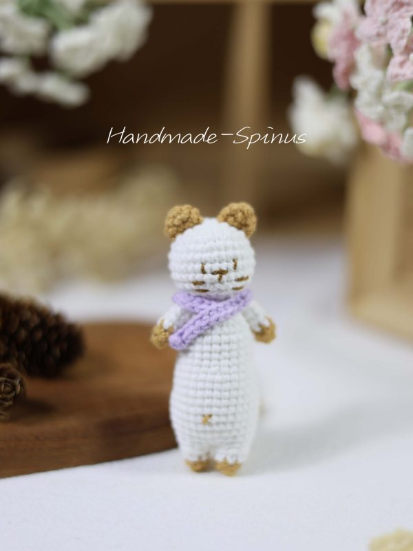 Handmade-Spinus Crochet Knit Cat Strip Pendant