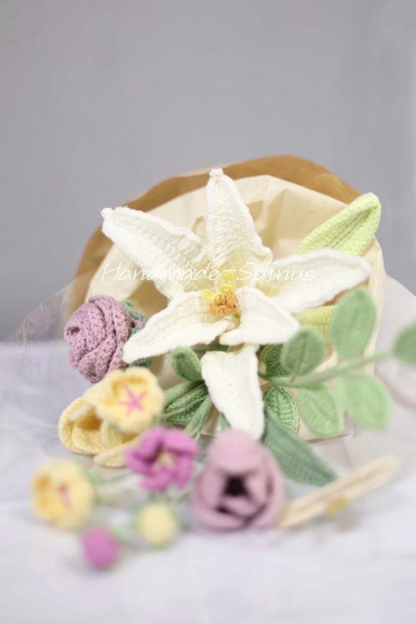 Handmade-Spinus Crochet Knit Bouquet